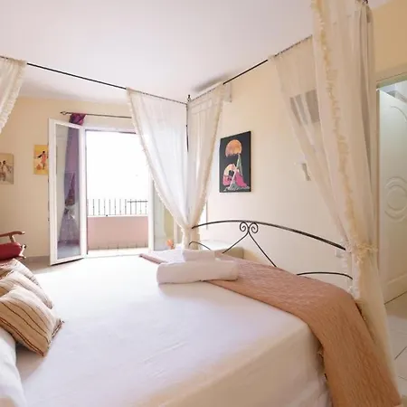 Adua Art Bed & Breakfast 4*