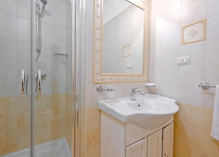 Bed & Breakfast Adua Art 4*