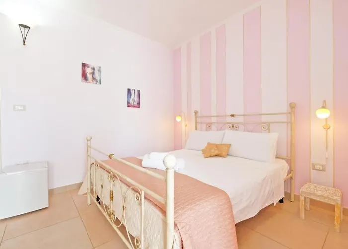 فندق مبيت وإفطار Adua Art 4*